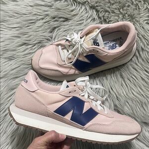 New Balance 237